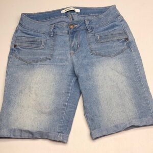 BLUENOTES MID-RISE BERMUDA JEANS 27x8 ⭐️